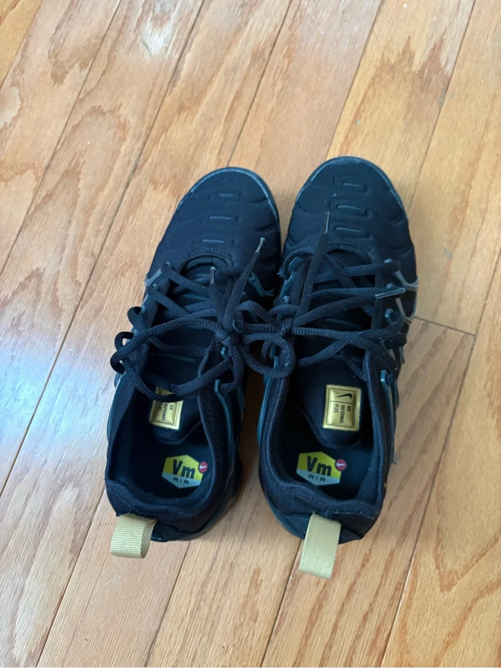 Nike size 6.5' Black VaporMax Plus Sneakers